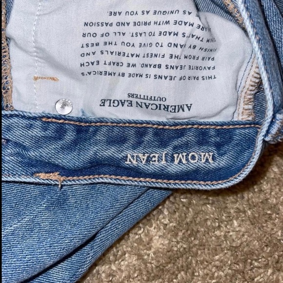 America Eagle Mom Jeans - Picture 6 of 6
